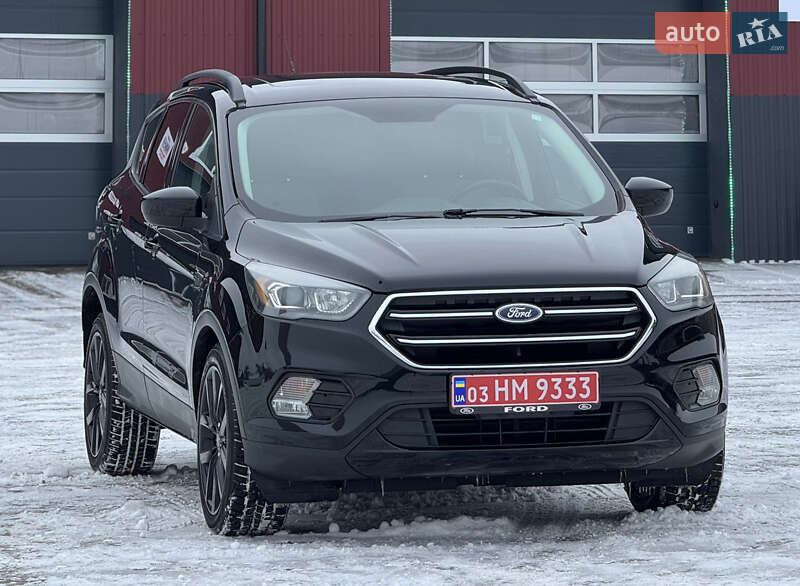 Позашляховик / Кросовер Ford Escape 2017 в Дубні