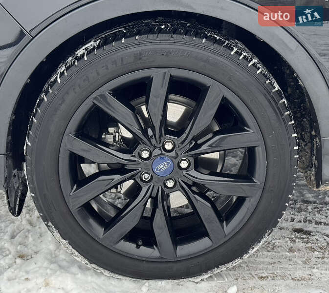 Позашляховик / Кросовер Ford Escape 2017 в Дубні