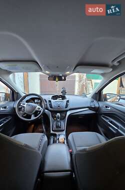 Внедорожник / Кроссовер Ford Escape 2015 в Долине