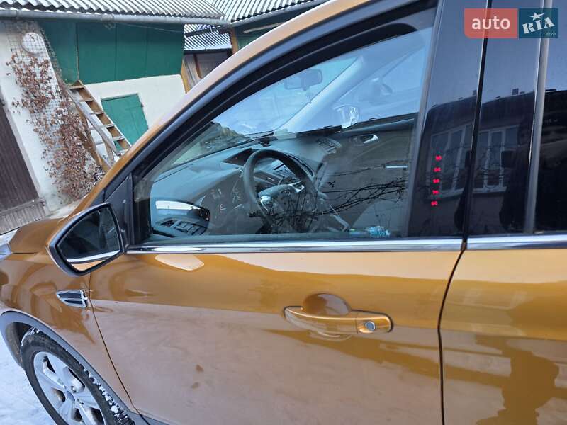 Позашляховик / Кросовер Ford Escape 2015 в Долині