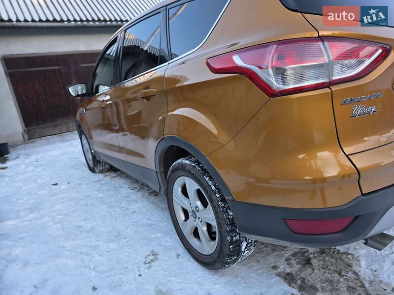 Позашляховик / Кросовер Ford Escape 2015 в Долині