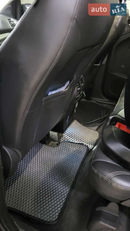 Внедорожник / Кроссовер Ford Escape 2013 в Лубнах