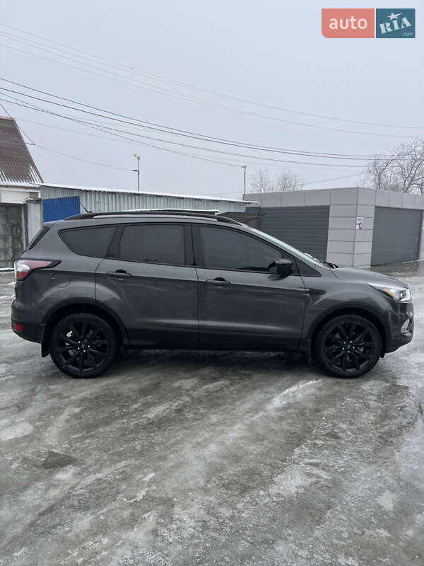 Внедорожник / Кроссовер Ford Escape 2018 в Белой Церкви