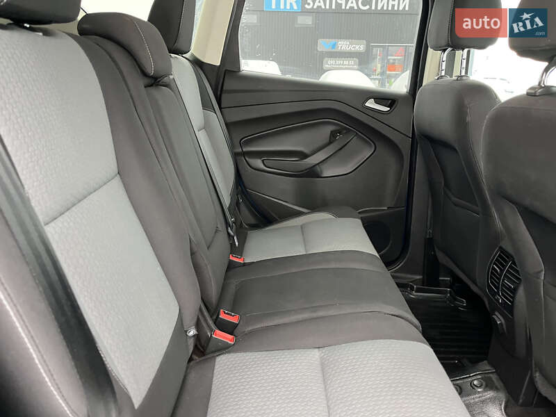 Позашляховик / Кросовер Ford Escape 2017 в Львові