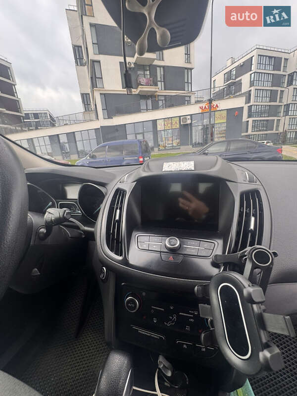 Внедорожник / Кроссовер Ford Escape 2019 в Львове