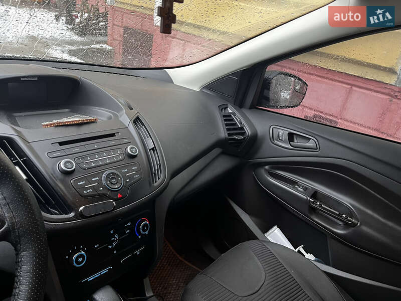 Внедорожник / Кроссовер Ford Escape 2016 в Обухове