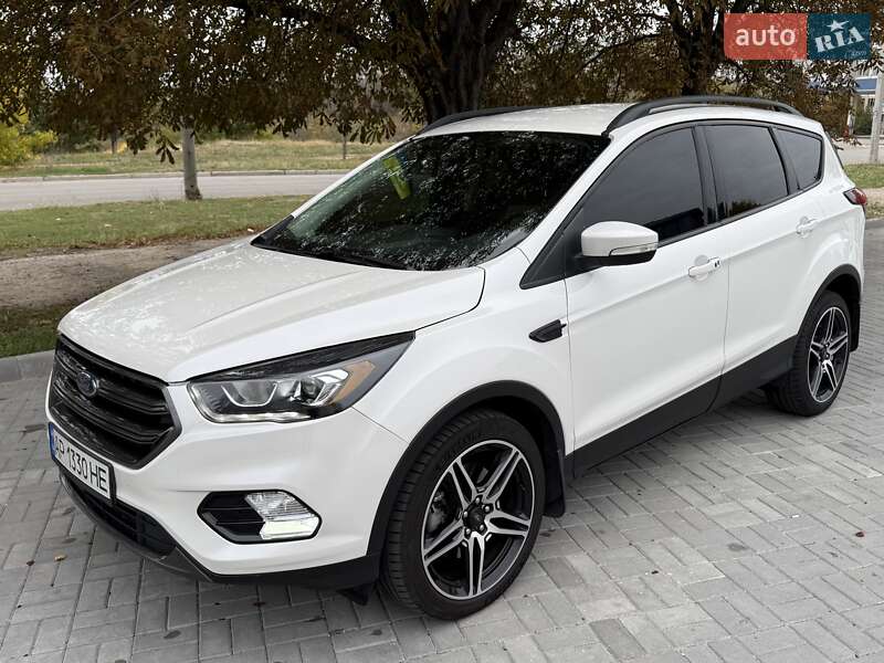 Внедорожник / Кроссовер Ford Escape 2019 в Запорожье