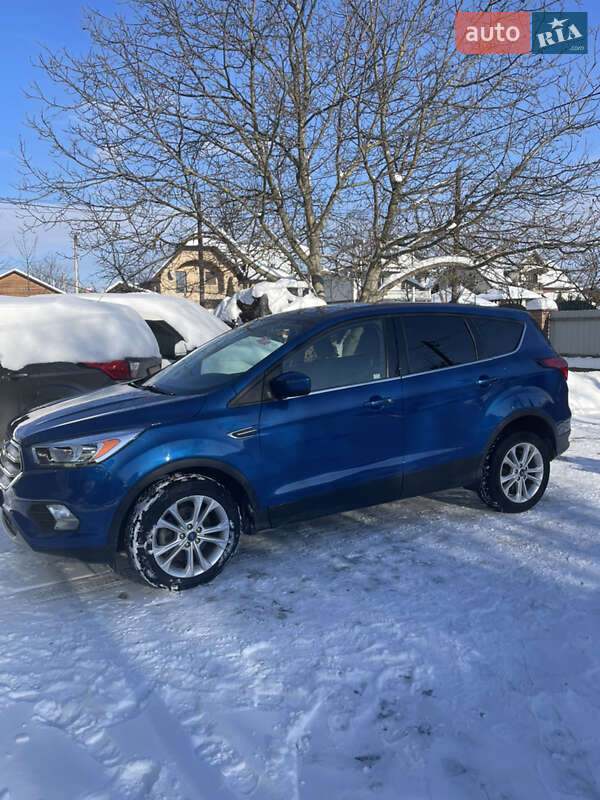 Внедорожник / Кроссовер Ford Escape 2018 в Ивано-Франковске