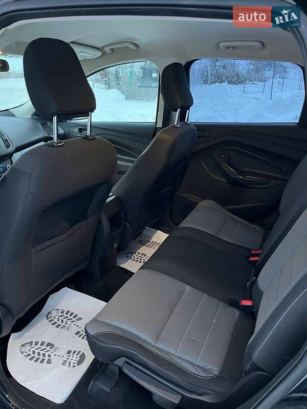 Внедорожник / Кроссовер Ford Escape 2017 в Львове