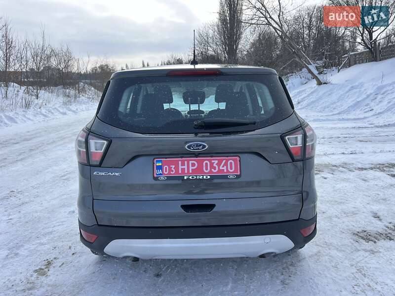 Позашляховик / Кросовер Ford Escape 2017 в Рівному