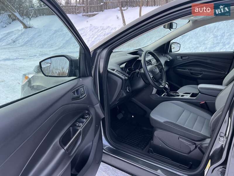 Позашляховик / Кросовер Ford Escape 2017 в Рівному