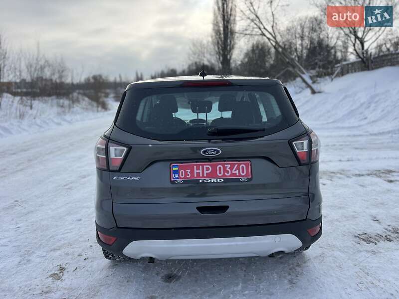 Позашляховик / Кросовер Ford Escape 2017 в Рівному