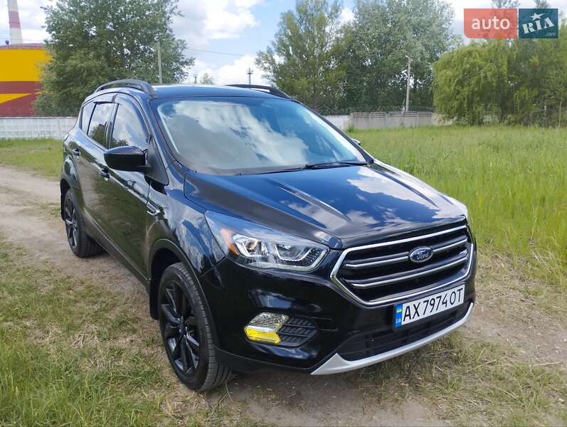 Внедорожник / Кроссовер Ford Escape 2018 в Киеве