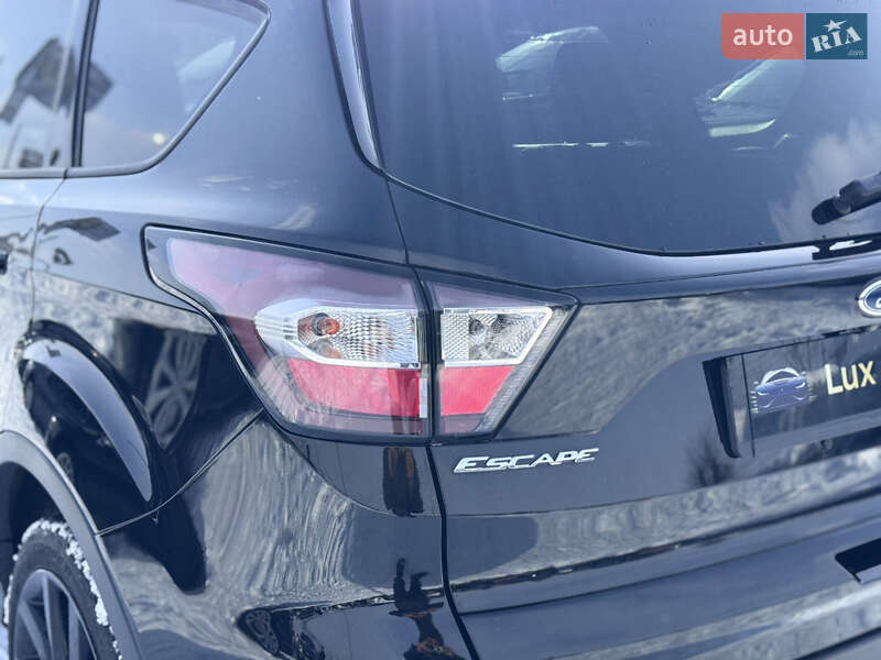 Внедорожник / Кроссовер Ford Escape 2018 в Ивано-Франковске