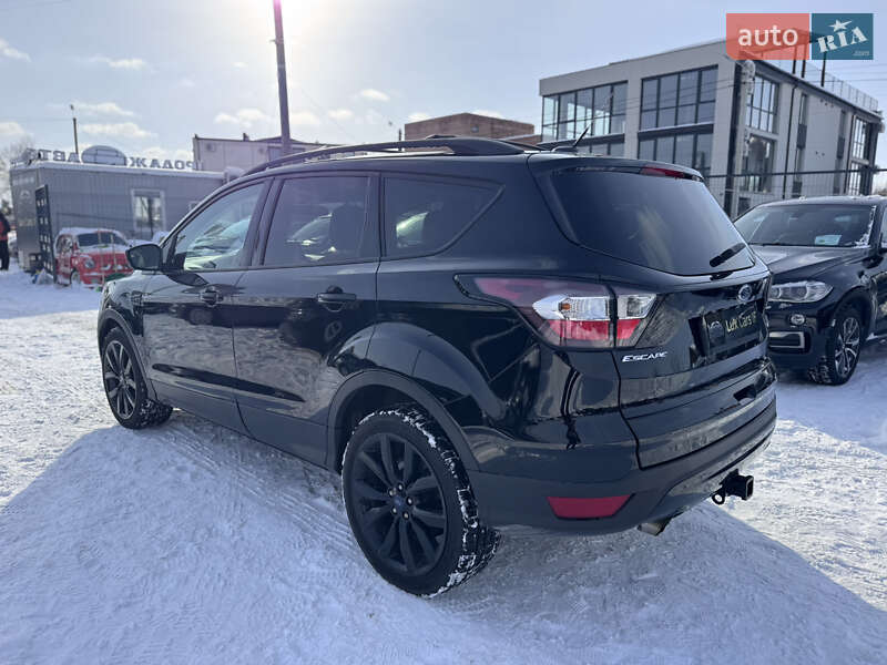 Внедорожник / Кроссовер Ford Escape 2018 в Ивано-Франковске