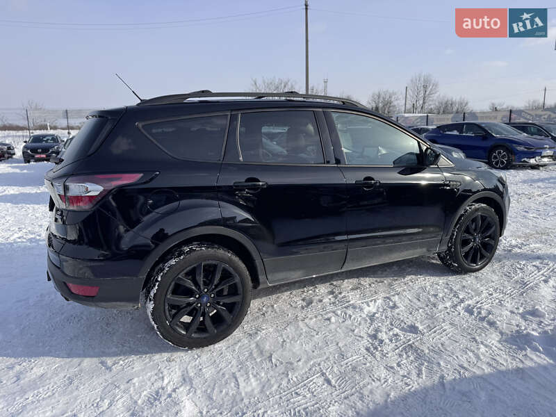 Внедорожник / Кроссовер Ford Escape 2018 в Ивано-Франковске
