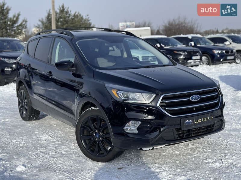 Внедорожник / Кроссовер Ford Escape 2018 в Ивано-Франковске