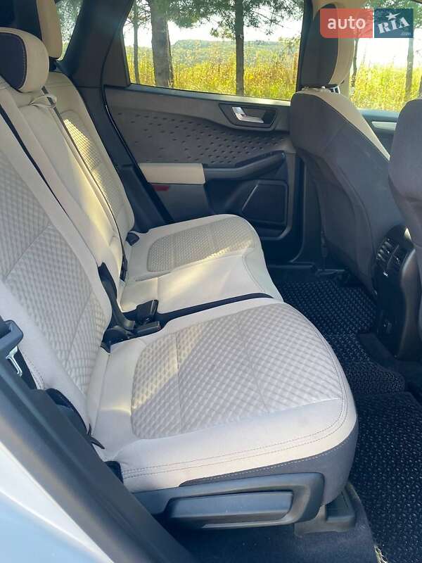 Внедорожник / Кроссовер Ford Escape 2019 в Львове