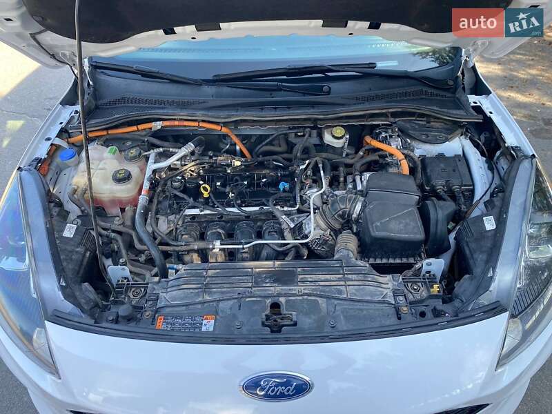 Внедорожник / Кроссовер Ford Escape 2019 в Львове