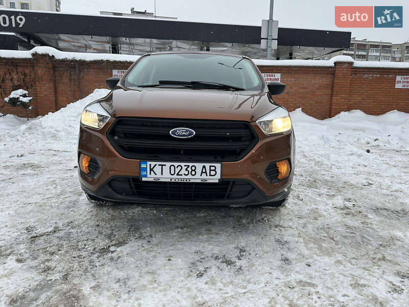 Внедорожник / Кроссовер Ford Escape 2017 в Снятине