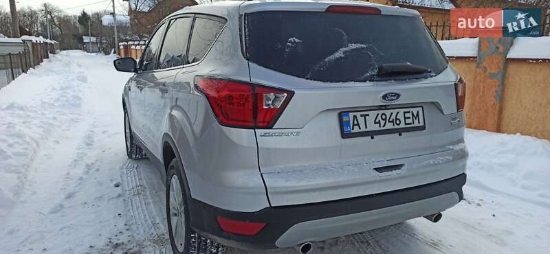 Внедорожник / Кроссовер Ford Escape 2019 в Ивано-Франковске