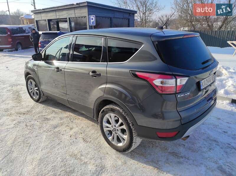 Внедорожник / Кроссовер Ford Escape 2017 в Бердичеве