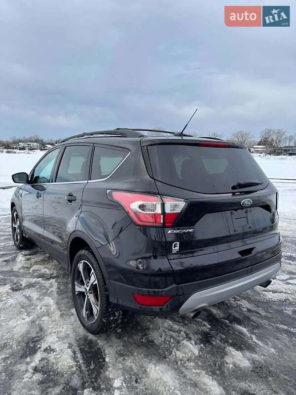 Внедорожник / Кроссовер Ford Escape 2017 в Виннице