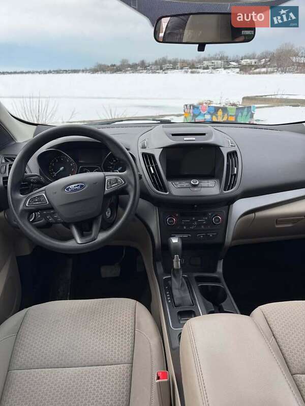 Внедорожник / Кроссовер Ford Escape 2017 в Виннице