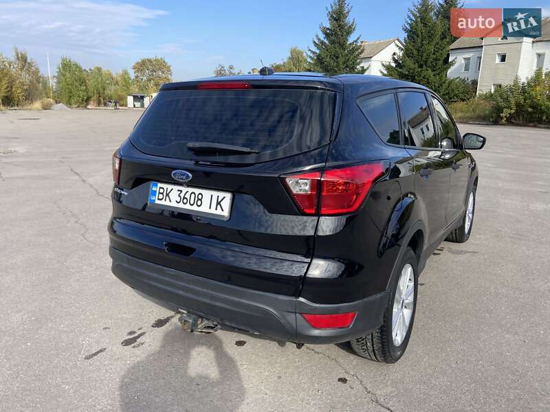 Внедорожник / Кроссовер Ford Escape 2019 в Ровно