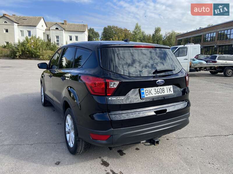 Внедорожник / Кроссовер Ford Escape 2019 в Ровно