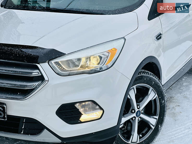 Позашляховик / Кросовер Ford Escape 2016 в Харкові