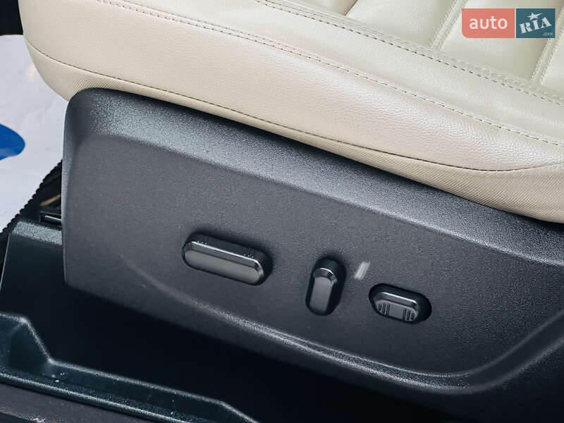 Позашляховик / Кросовер Ford Escape 2016 в Харкові