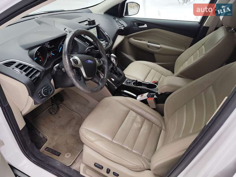 Внедорожник / Кроссовер Ford Escape 2016 в Вараше