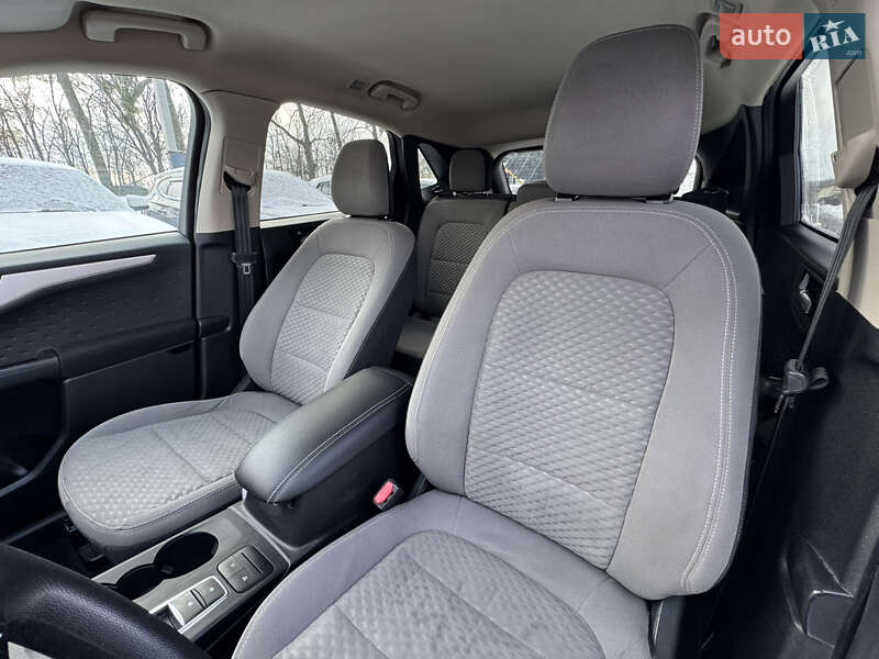 Внедорожник / Кроссовер Ford Escape 2019 в Умани