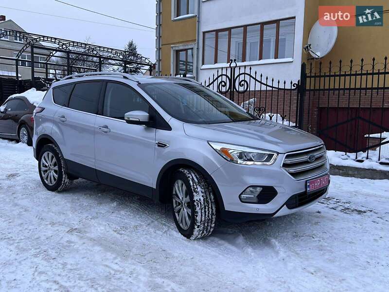Позашляховик / Кросовер Ford Escape 2018 в Луцьку