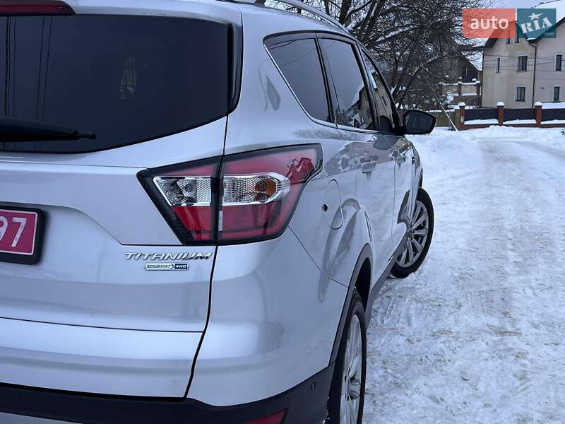 Позашляховик / Кросовер Ford Escape 2018 в Луцьку