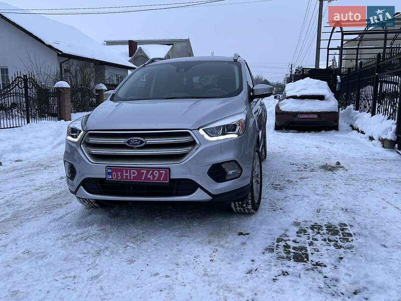 Позашляховик / Кросовер Ford Escape 2018 в Луцьку
