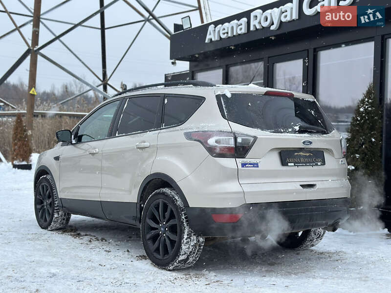 Внедорожник / Кроссовер Ford Escape 2017 в Харькове