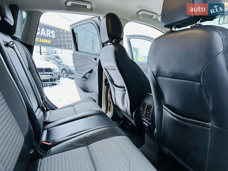 Внедорожник / Кроссовер Ford Escape 2017 в Харькове