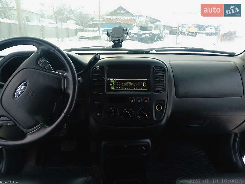 Внедорожник / Кроссовер Ford Escape 2002 в Кременце