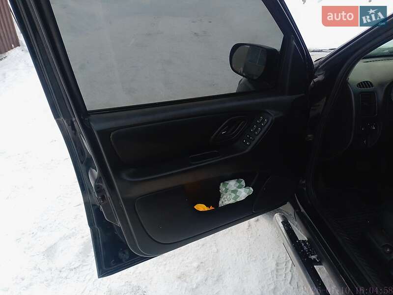 Внедорожник / Кроссовер Ford Escape 2002 в Кременце