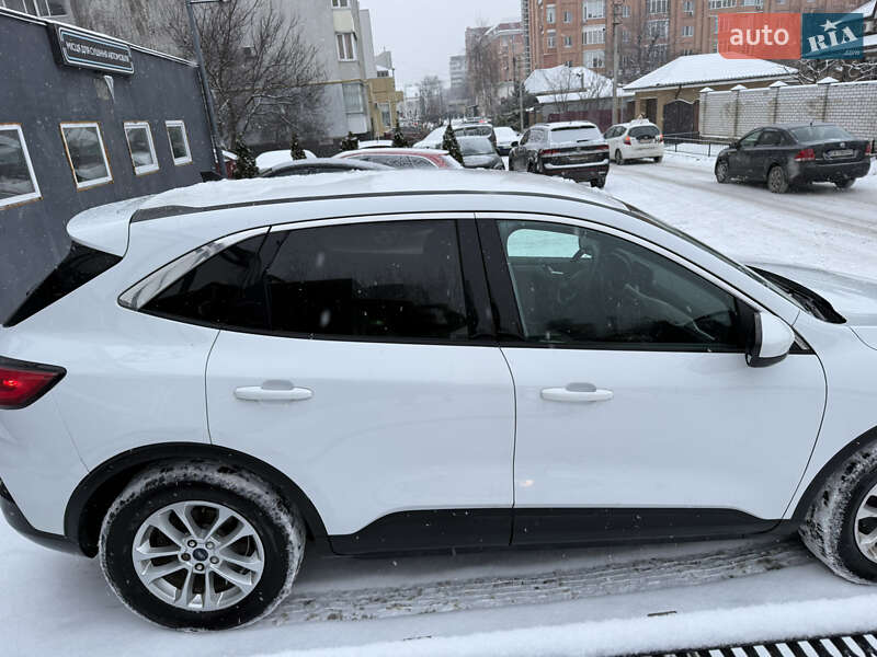 Внедорожник / Кроссовер Ford Escape 2020 в Черкассах