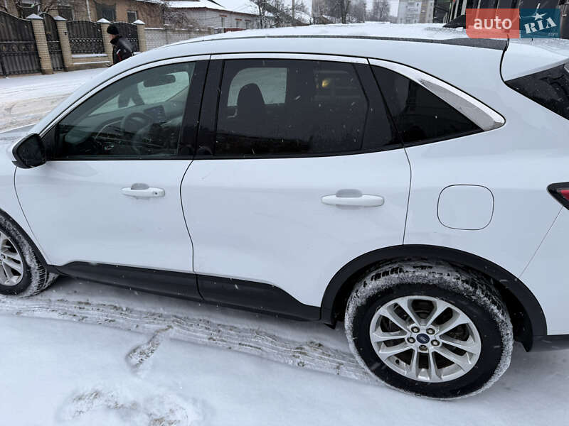 Внедорожник / Кроссовер Ford Escape 2020 в Черкассах