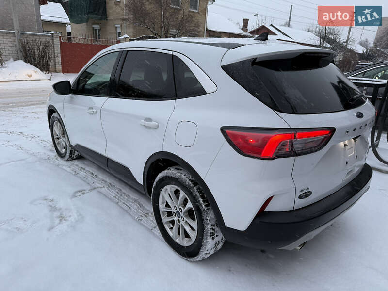 Внедорожник / Кроссовер Ford Escape 2020 в Черкассах