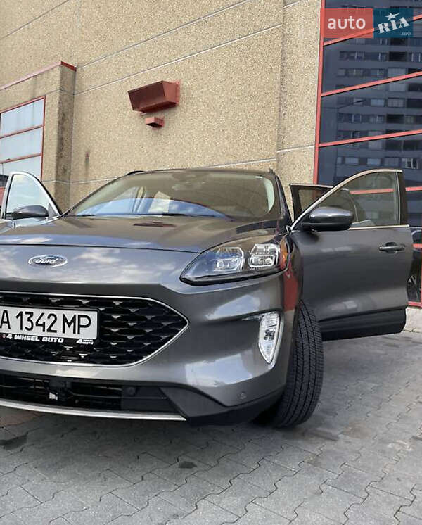 Внедорожник / Кроссовер Ford Escape 2021 в Киеве