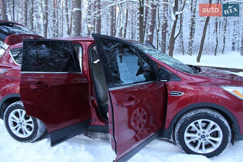 Внедорожник / Кроссовер Ford Escape 2016 в Чернигове