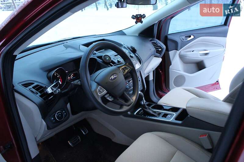 Внедорожник / Кроссовер Ford Escape 2016 в Чернигове