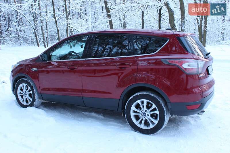 Внедорожник / Кроссовер Ford Escape 2016 в Чернигове