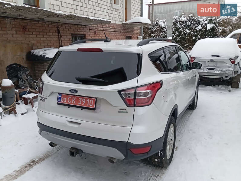Позашляховик / Кросовер Ford Escape 2018 в Львові