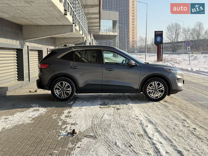 Внедорожник / Кроссовер Ford Escape 2021 в Киеве